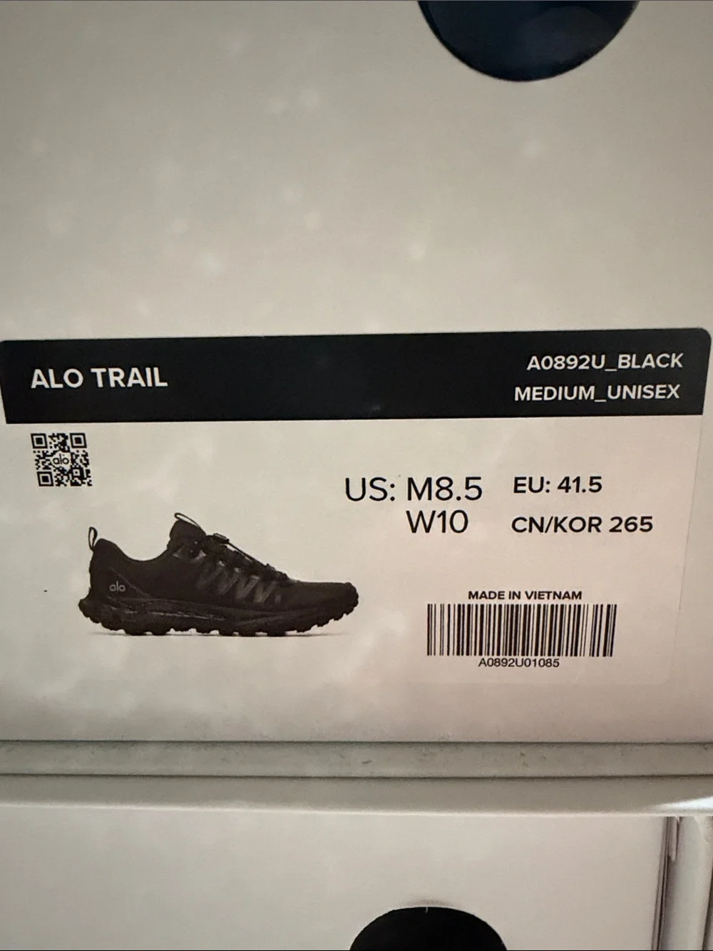 ALO YOGA | ✨NEW✨ ALO Trail in Black